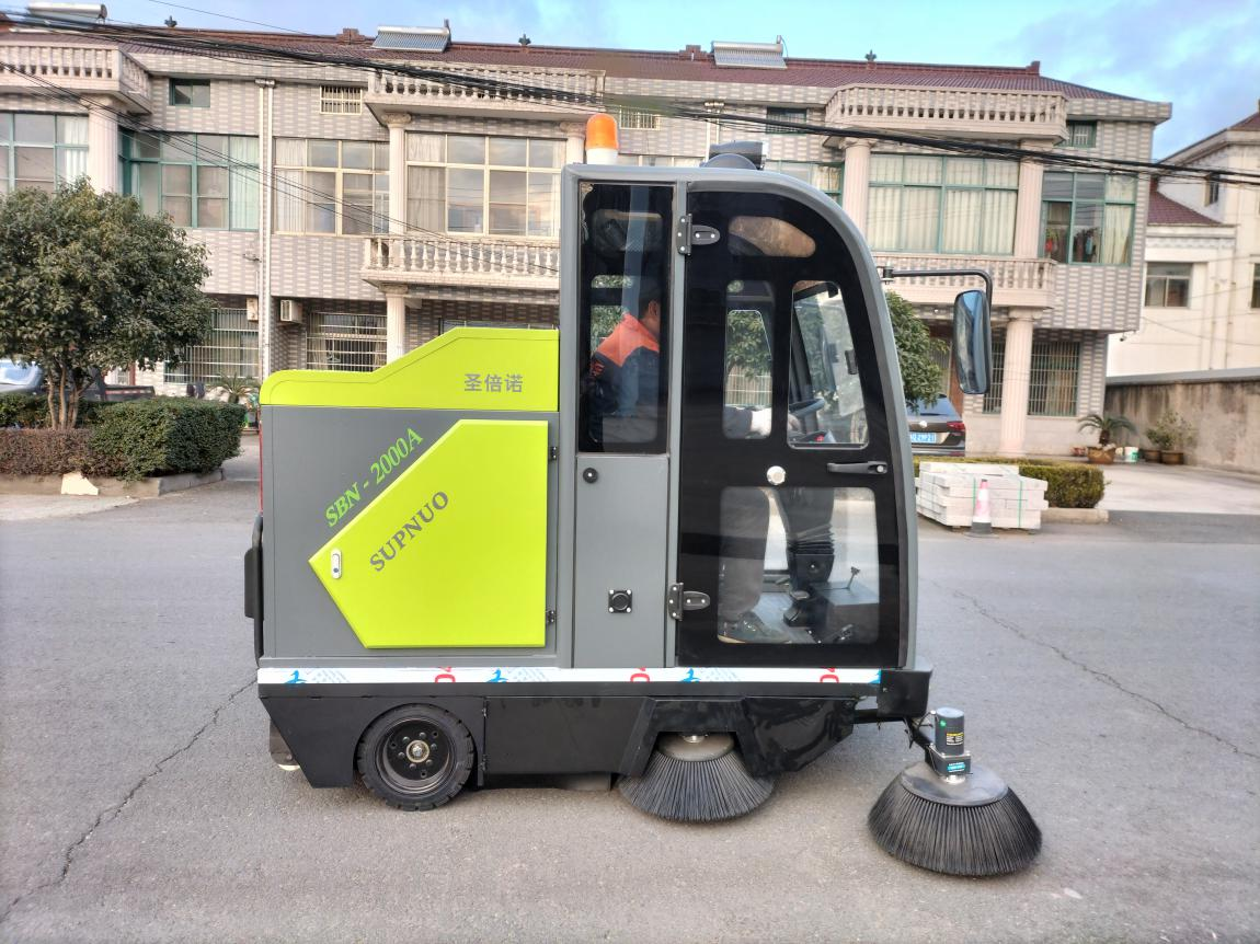 商洛龙马清扫车